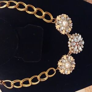 Elegant Gold and Cream Necklace